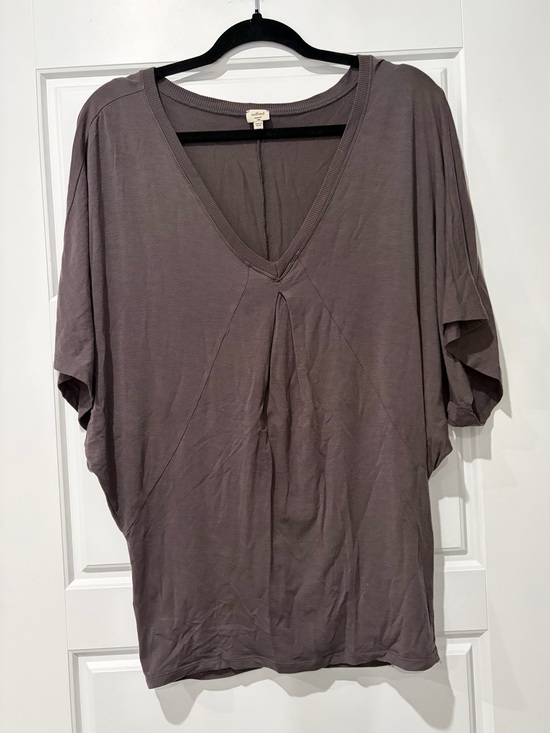 Wilfred Tops - Wilfred V-Neck Dolman Sleeve Tee - grey